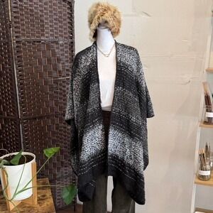 Woolrich Women's Cozy Wrap Shawl Black and White One Size